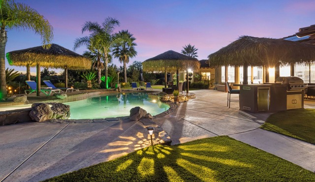 Luxury Villa Close to your wedding venues, Golf and Wineries