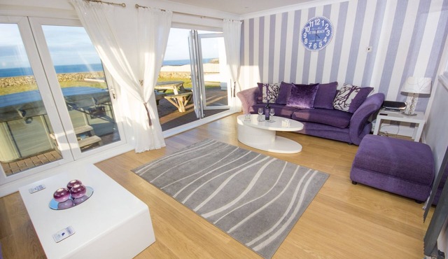 Luxury Villa Cottage with Hot Tub Jacuzzi and stunning uninterrupted sea views!