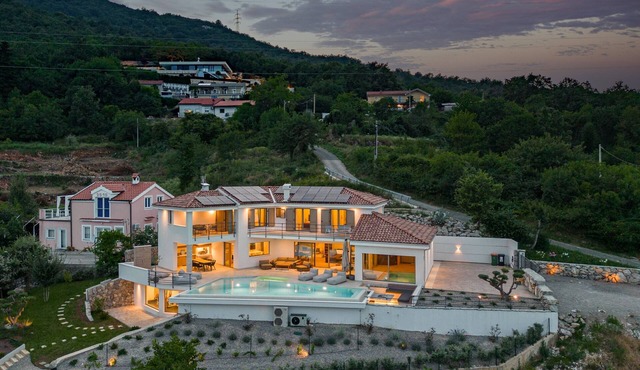 Luxury Villa Dana Indoor Pool and Sauna, Matulji, Croatia