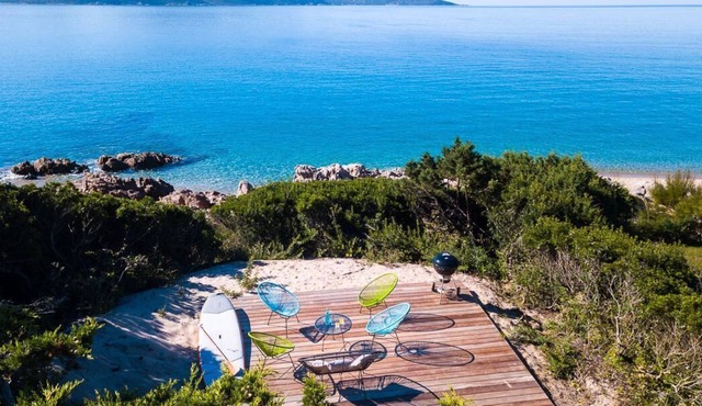 Luxury Villa, direct access to the beach