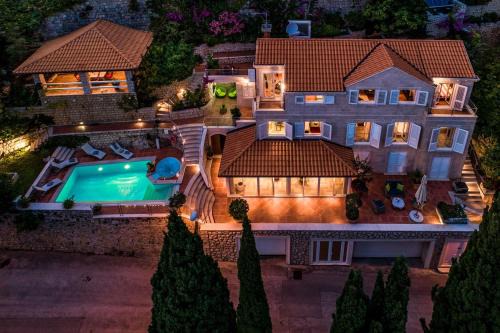 Luxury Villa Dubrovnik Palace near Old Town with pool