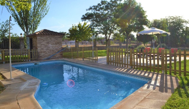 Luxury villa with private pool, barbecue, fireplace and 5 bedrooms