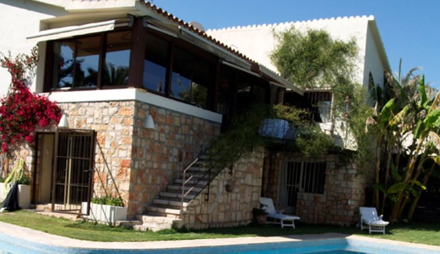 luxury villa in residential area of ​​benidorm