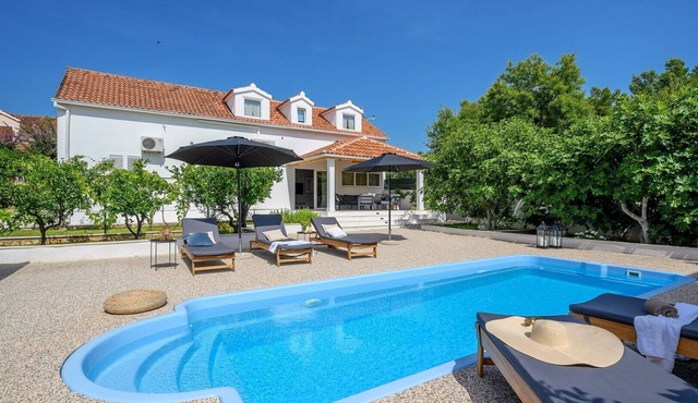 Luxury Villa Essencia Milna Brac with Heated Pool