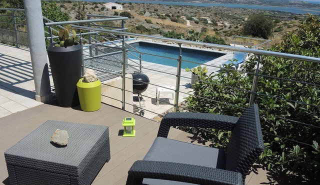Luxury villa, exceptional sea view, heated pool, May to October 4 bathrooms