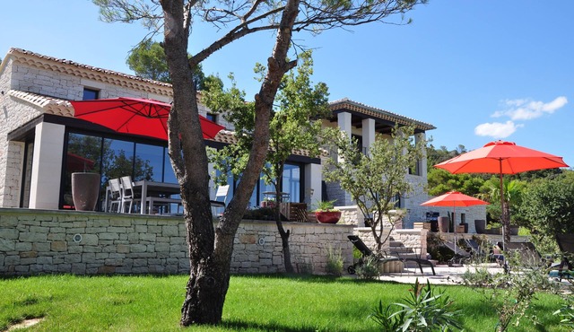 Luxury villa * with swimming pool in La Roque-sur-Cèze, between Avignon & Uzès