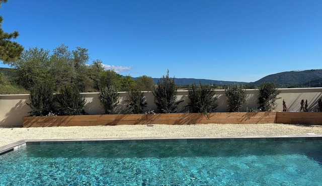 Luxury villa 4 stars - 10 people - pool