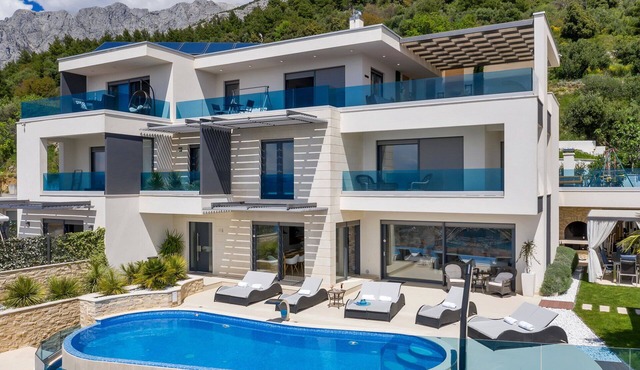 Luxury Villa Grand Vision with Pool