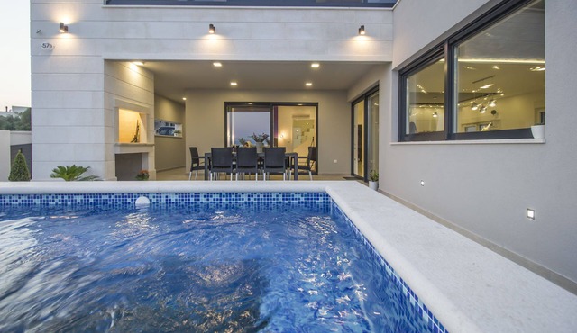 Luxury Villa High Hopes with Pool