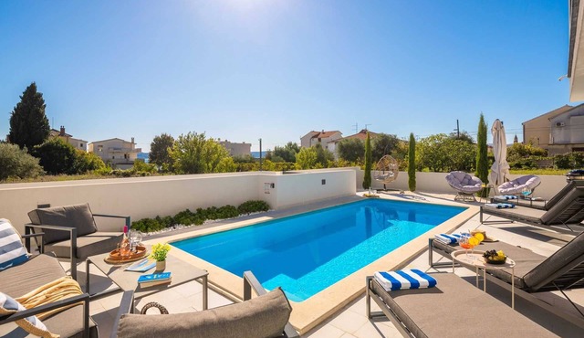Luxury Villa Lux with Heated Pool