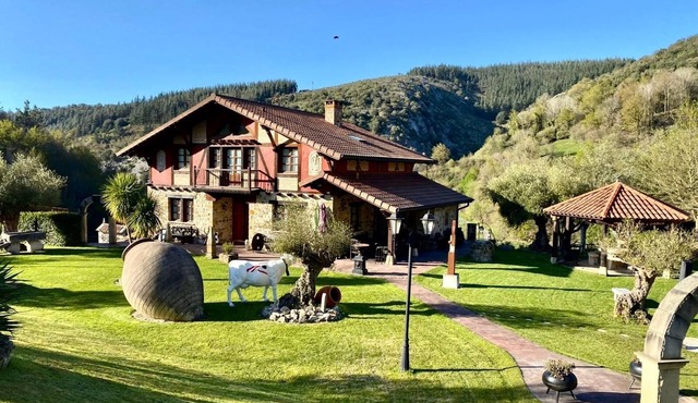 Luxury villa in a natural park. 35 km from Bilbao