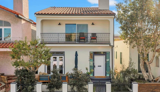 Luxury Villa in Belmont Shores 4 Bedrooms 3 Bathn