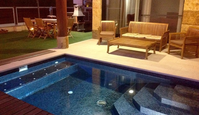LUXURY VILLA IN CAMBRILS-TARRAGONA. BEACH AT 200 m.