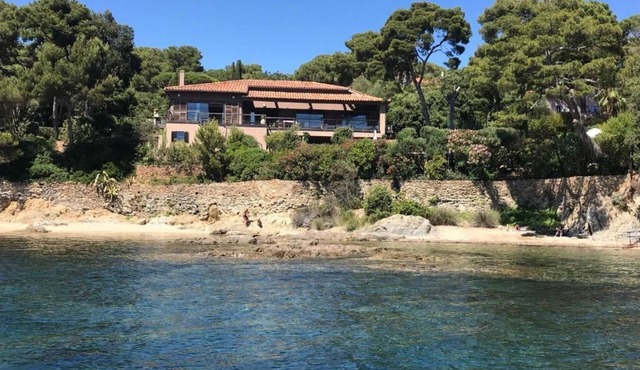 Luxury villa in Port of Niel (GIENS)