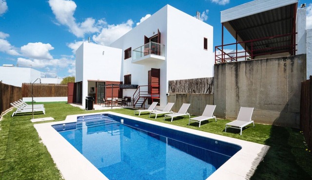 Luxury villa in Sevilla - Pool, Terrace & GameRoom