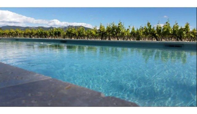 LUXURY VILLA IN THE HEART OF PROVENCE NEAR ORANGE AND AVIGNON