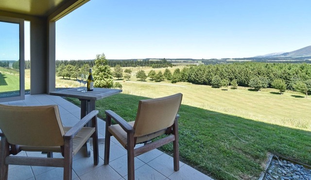 Luxury Villa in the Terrace Downs Resort Area