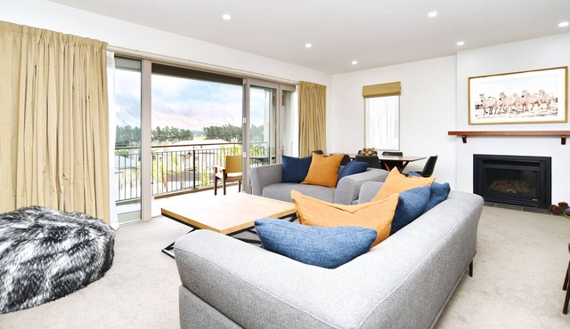 Luxury Villa in the Terrace Downs Resort Area