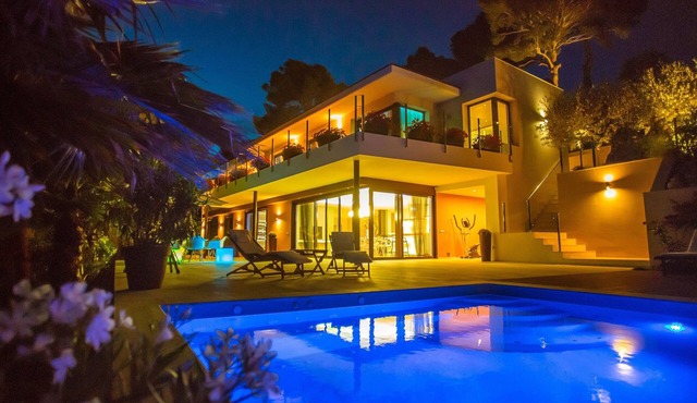 Luxury villa in Tossa de Mar near the beach with heated swimming pool. Golfcar