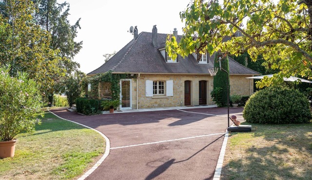 Luxury Villa in Wine Country