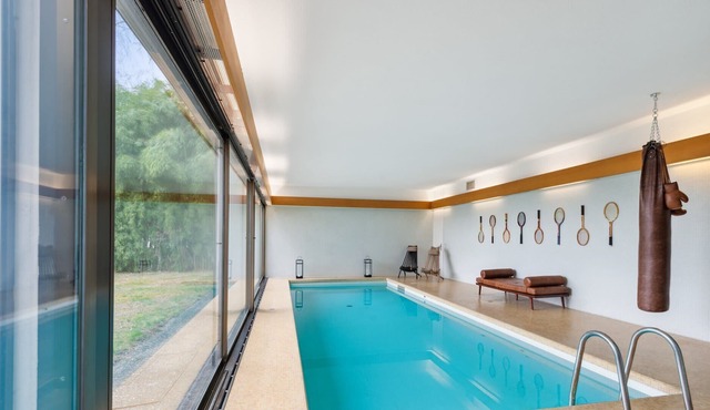 Luxury Villa: Indoor Pool and Sauna