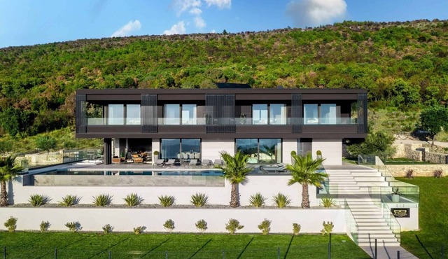 Luxury Villa Istrian Panoramica with Heated Pool