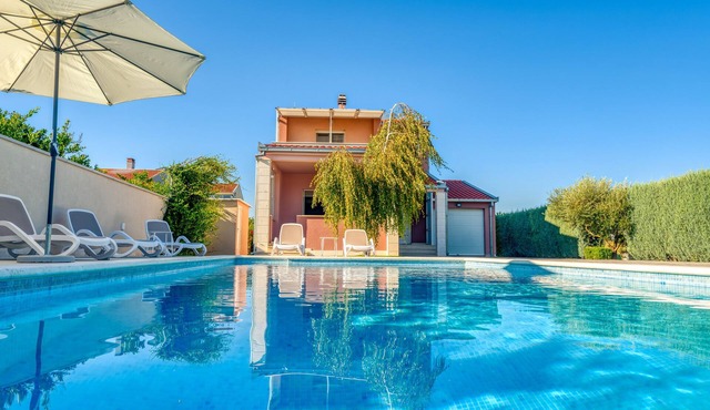 LUXURY VILLA JERKOVIĆ WITH HEATED POOL AND JACUZZI