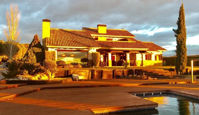 Luxury villa "La Traviesa". Site in a valley of vineyards