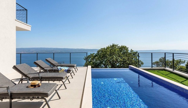 Luxury VILLA LIPA with heated pool, sauna, open sea views, 10 persons max