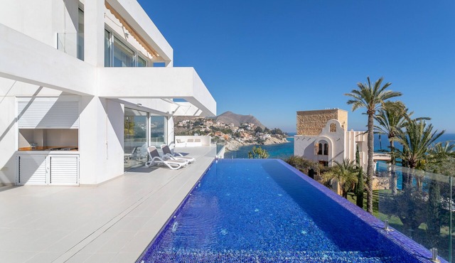 Luxury Villa Lizo with Fabulous View, Pool, Terrace & Wi-Fi