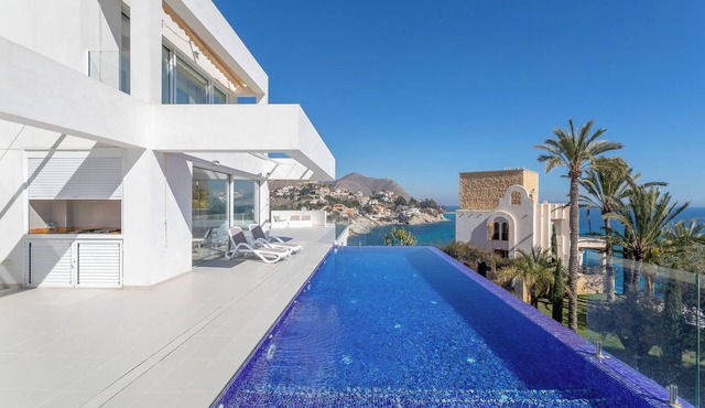 Luxury Villa Lizo with Fabulous View, Pool, Terrace & Wi-Fi