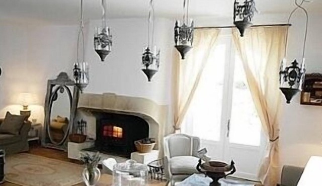 Luxury Villa - Luberon Region with a Large Heated Pool and Tennis Court