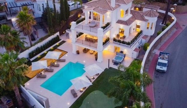 Luxury villa, mountain view - 6 bedrooms