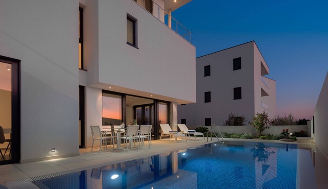 Luxury Villa Nautica Prima with Pool