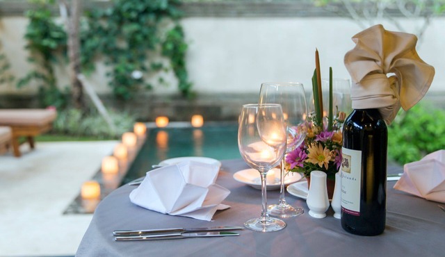 Luxury Villa near Ubud with private infinity pool and a lounging pavilion