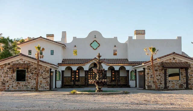 Luxury Villa near Zion National Park | Private Pool, Spa, Sauna, Yard, & more!