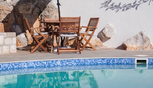 Luxury Villa Old Tree in Zavala