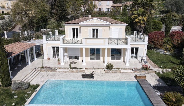 Luxury villa on the heights of Nice