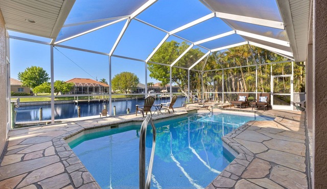 Luxury Villa on the Water – Private Heated Pool, Dock & Direct Gulf Access