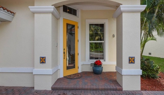 Luxury Villa One Mile From The Gulf of Mexico/Anna Maria Island!