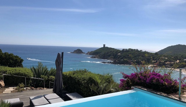 LUXURY VILLA - PANORAMIC SEA VIEW - BEACHFRONT - SWIMMING POOL & JACUZZI