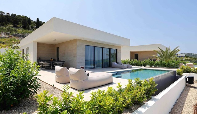 Luxury Villa Pasman Amethyst with Pool