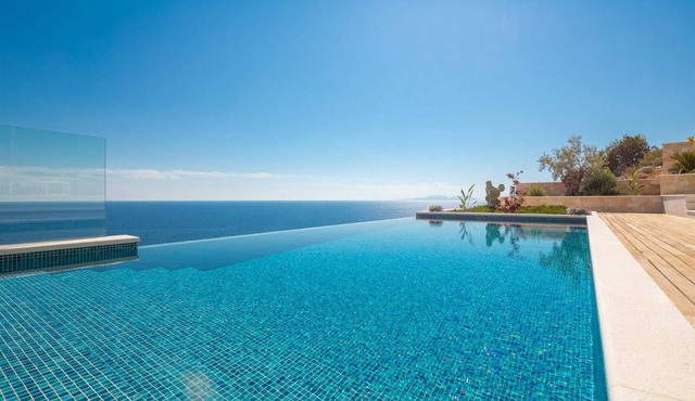 Luxury Villa Pharia Grande with Pool