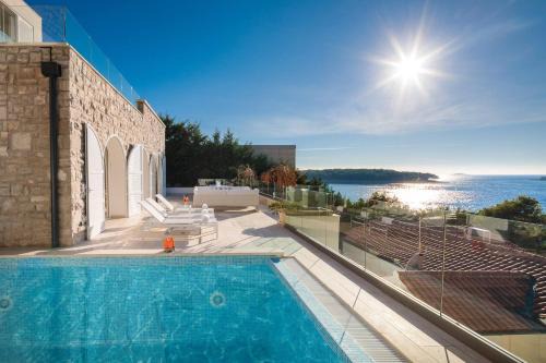 Luxury Villa Primosten Glamour near beach with pool and sauna