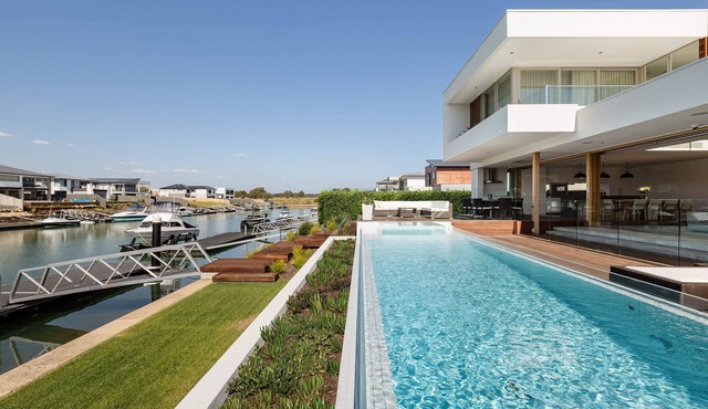 Luxury Villa + private 18mtr JETTY