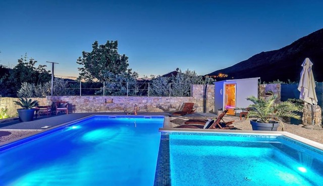 Luxury Villa,private pool, sauna,Jacuzzi,near Split