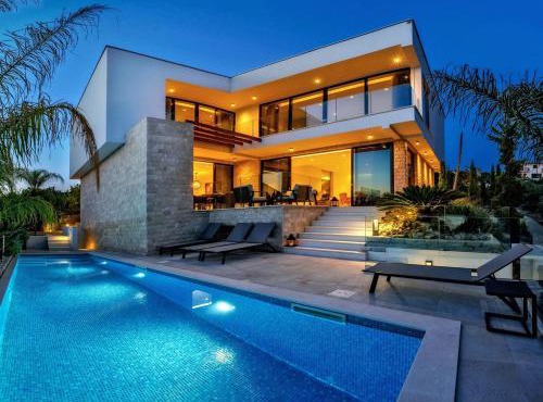 Luxury Villa Raquel Šolta with pool & gym steps from the sea