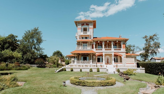 Luxury Villa rental: Arcachon, Les Landes, south west France