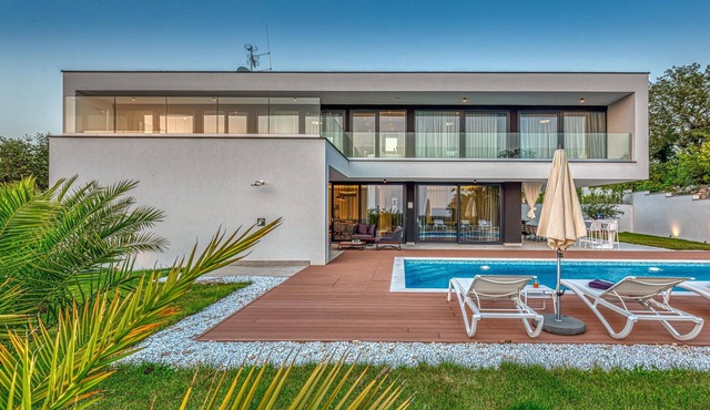 Luxury Villa Rovigno Ultimo with Pool