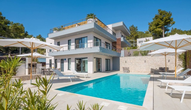 Luxury Villa Romeo with Heated Pool